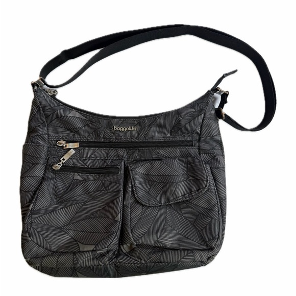 Baggallini Handbags - Baggallini Everywhere Bag With Rfid + Coin Purse Pewter Leaves Print
